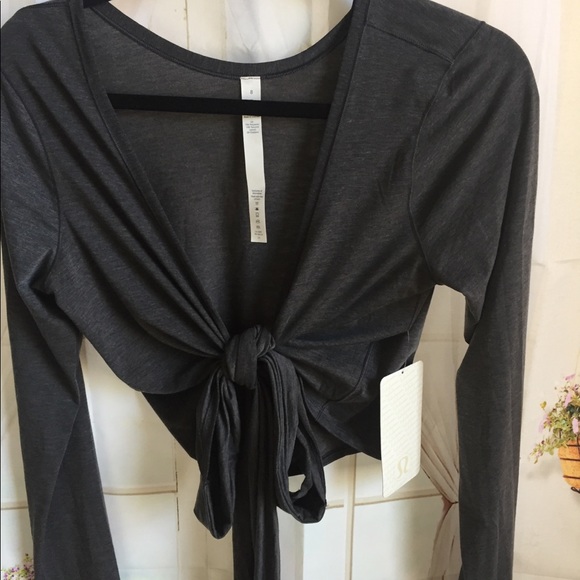 NWT HEATHERED BLACK LULULEMON TIED TO IT WRAP 10 - Picture 2 of 6